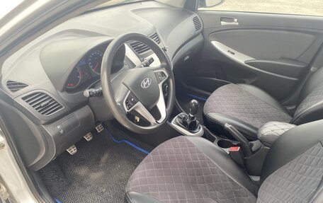 Hyundai Solaris II рестайлинг, 2012 год, 500 000 рублей, 7 фотография