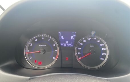 Hyundai Solaris II рестайлинг, 2012 год, 500 000 рублей, 13 фотография