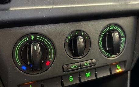 Skoda Rapid I, 2014 год, 1 295 000 рублей, 16 фотография