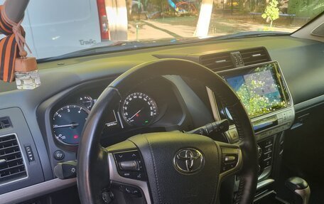 Toyota Land Cruiser Prado 150 рестайлинг 2, 2021 год, 6 950 000 рублей, 7 фотография