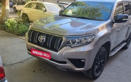 Toyota Land Cruiser Prado 150 рестайлинг 2, 2021 год, 6 950 000 рублей, 2 фотография