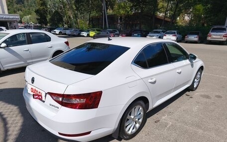 Skoda Superb III рестайлинг, 2018 год, 1 920 000 рублей, 6 фотография