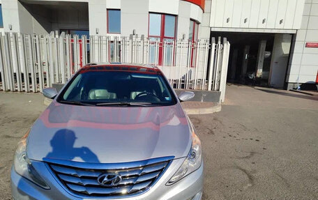Hyundai Sonata VI, 2012 год, 900 000 рублей, 3 фотография