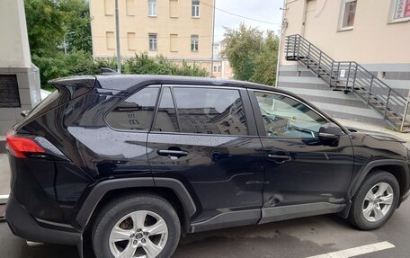 Toyota RAV4, 2020 год, 2 280 000 рублей, 2 фотография