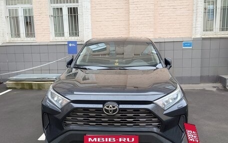 Toyota RAV4, 2020 год, 2 280 000 рублей, 3 фотография