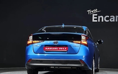 Toyota Prius IV XW50, 2022 год, 1 890 333 рублей, 4 фотография
