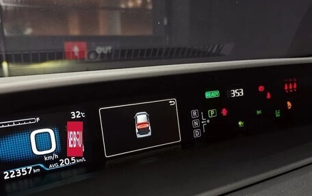 Toyota Prius IV XW50, 2022 год, 1 890 333 рублей, 8 фотография