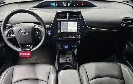 Toyota Prius IV XW50, 2022 год, 1 890 333 рублей, 7 фотография