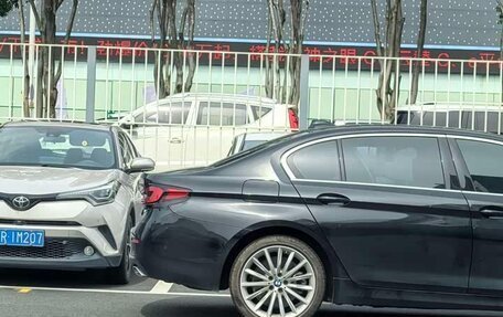 BMW 5 серия, 2022 год, 3 550 000 рублей, 7 фотография