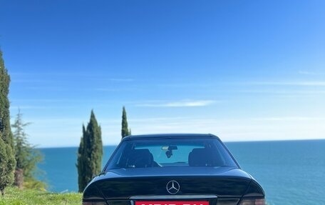 Mercedes-Benz W124, 1987 год, 2 400 000 рублей, 2 фотография