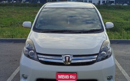 Toyota ISis I, 2010 год, 1 300 000 рублей, 3 фотография