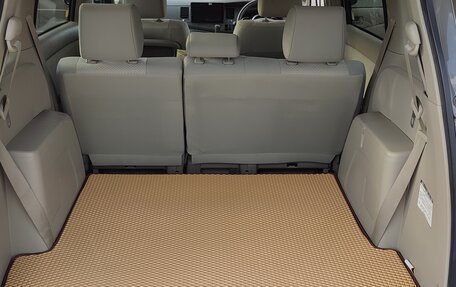 Toyota ISis I, 2010 год, 1 300 000 рублей, 19 фотография