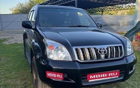 Toyota Land Cruiser Prado 120 рестайлинг, 2005 год, 2 000 000 рублей, 2 фотография