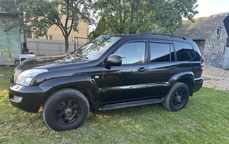 Toyota Land Cruiser Prado 120 рестайлинг, 2005 год, 2 000 000 рублей, 7 фотография