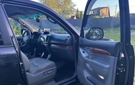 Toyota Land Cruiser Prado 120 рестайлинг, 2005 год, 2 000 000 рублей, 10 фотография