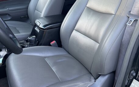 Toyota Land Cruiser Prado 120 рестайлинг, 2005 год, 2 000 000 рублей, 14 фотография