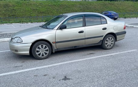 Toyota Avensis III рестайлинг, 2001 год, 430 000 рублей, 1 фотография