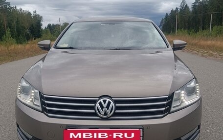Volkswagen Passat B7, 2011 год, 1 050 000 рублей, 2 фотография