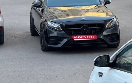 Mercedes-Benz E-Класс, 2018 год, 2 450 000 рублей, 1 фотография