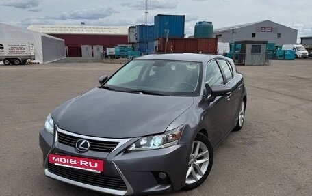 Lexus CT I рестайлинг, 2017 год, 2 200 000 рублей, 2 фотография