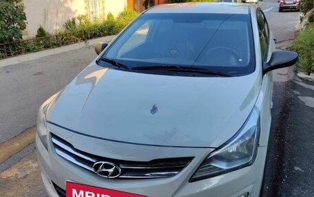 Hyundai Solaris II рестайлинг, 2015 год, 989 000 рублей, 12 фотография