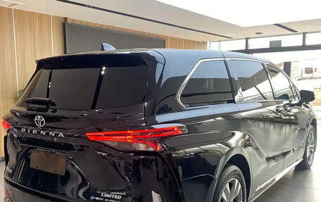 Toyota Sienna, 2024 год, 5 280 777 рублей, 4 фотография
