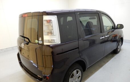 Toyota Sienta I, 2012 год, 740 000 рублей, 3 фотография