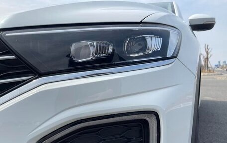 Volkswagen T-Roc I, 2022 год, 1 499 777 рублей, 3 фотография