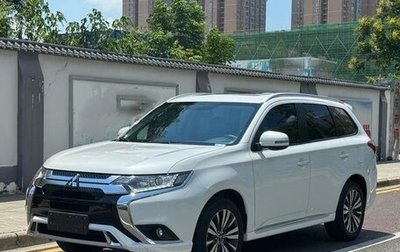Mitsubishi Outlander III рестайлинг 3, 2021 год, 1 760 000 рублей, 1 фотография