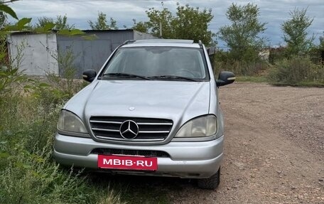 Mercedes-Benz M-Класс, 2000 год, 450 000 рублей, 2 фотография