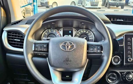 Toyota Hilux VIII, 2025 год, 2 800 000 рублей, 13 фотография