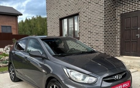 Hyundai Solaris II рестайлинг, 2012 год, 690 000 рублей, 1 фотография