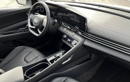 Hyundai Elantra, 2024 год, 2 750 000 рублей, 14 фотография