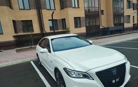 Toyota Crown, 2018 год, 2 540 000 рублей, 2 фотография