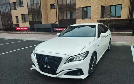 Toyota Crown, 2018 год, 2 540 000 рублей, 5 фотография