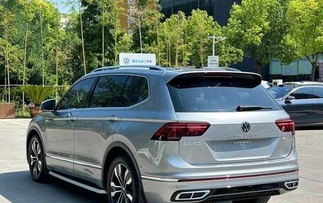Volkswagen Tiguan II, 2022 год, 2 670 000 рублей, 4 фотография
