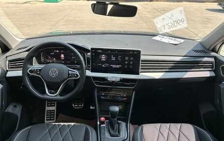 Volkswagen Tiguan II, 2022 год, 2 670 000 рублей, 8 фотография