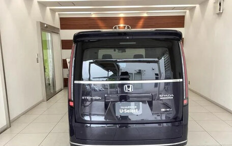 Honda Stepwgn, 2022 год, 2 050 000 рублей, 4 фотография