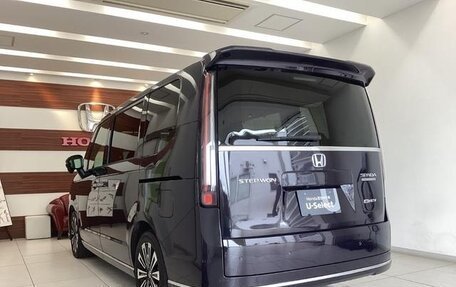 Honda Stepwgn, 2022 год, 2 050 000 рублей, 3 фотография