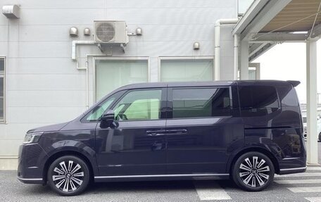 Honda Stepwgn, 2022 год, 2 050 000 рублей, 7 фотография