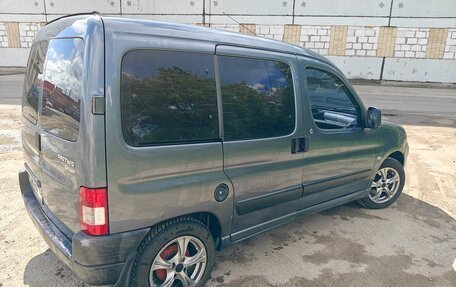 Peugeot Partner II рестайлинг 2, 2010 год, 560 000 рублей, 3 фотография
