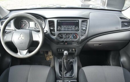 Mitsubishi L200 IV рестайлинг, 2015 год, 1 400 000 рублей, 12 фотография