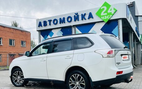 Mitsubishi Outlander III рестайлинг 3, 2014 год, 1 300 000 рублей, 4 фотография