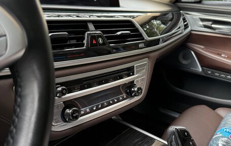 BMW 7 серия, 2018 год, 3 990 000 рублей, 10 фотография