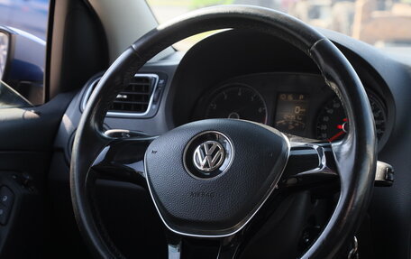 Volkswagen Polo VI (EU Market), 2017 год, 1 093 470 рублей, 22 фотография