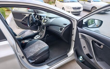 Hyundai Elantra V, 2012 год, 890 000 рублей, 4 фотография