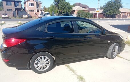 Hyundai Solaris II рестайлинг, 2011 год, 750 000 рублей, 4 фотография