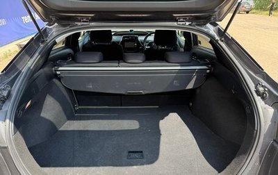 Toyota Prius IV XW50, 2018 год, 1 417 000 рублей, 1 фотография