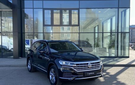 Volkswagen Touareg III, 2018 год, 4 440 000 рублей, 3 фотография