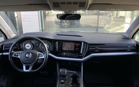 Volkswagen Touareg III, 2018 год, 4 440 000 рублей, 21 фотография